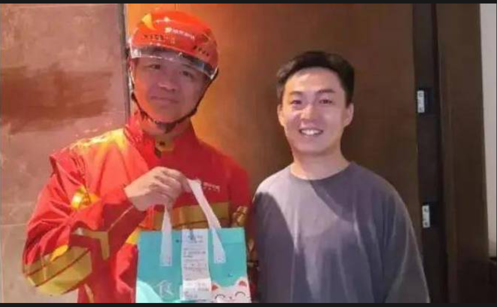 &ldquo;骑手&rdquo;刘强东刷屏